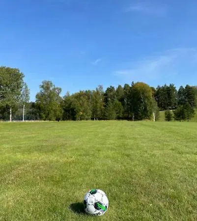Kaunis Jaervenrantakohde Camping
